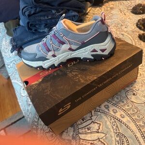 Skechers Women's Blue and Purple Athletic Shoes size 7.5 Brand Nee